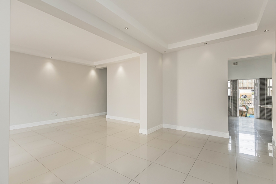 To Let 3 Bedroom Property for Rent in Green Point Western Cape